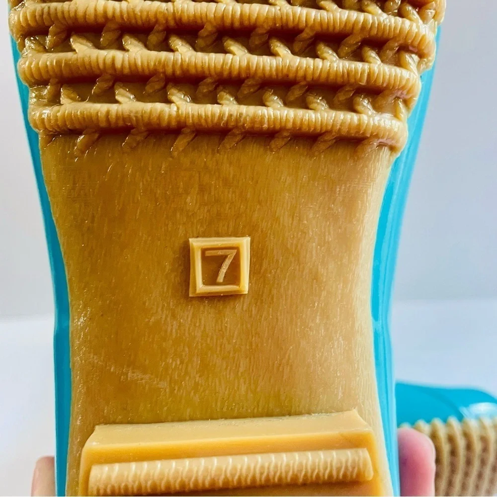 Jack Rogers Cream and Turquoise Shimmer Snow Boots Size 7